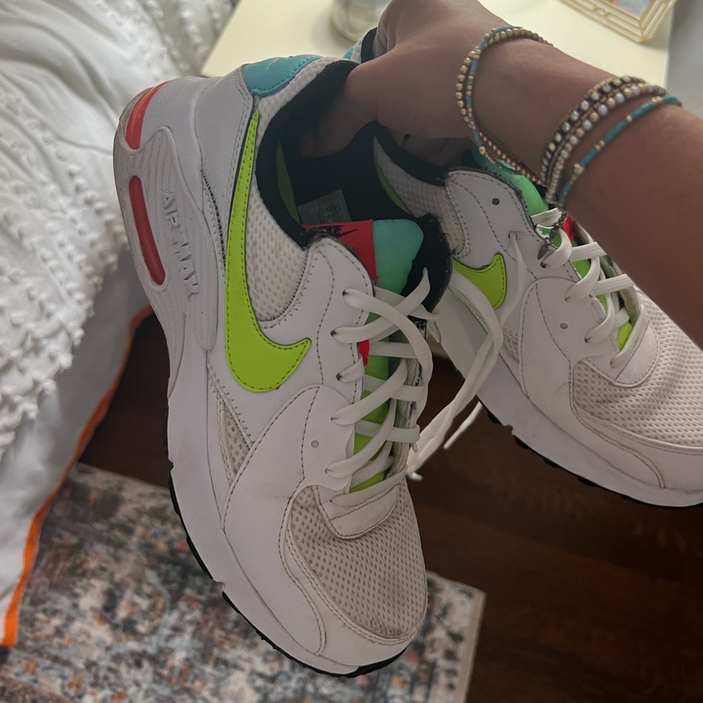 Nikes - Picture 5 of 5